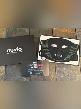 Nuvio Black Red Light Therapy Face Mask - Professional Skincare Tool